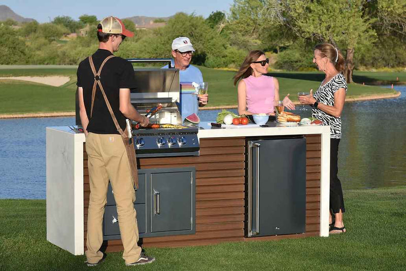 Outdoor Kitchen